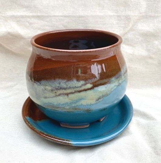 Planter (with drainage holes & plate)